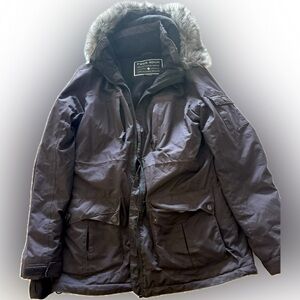 PWDR Room ski & snowboarding black jacket